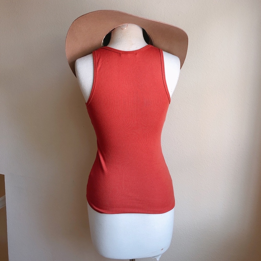 Bozzolo Ribbed Button Front Tank - Picture 2 of 3